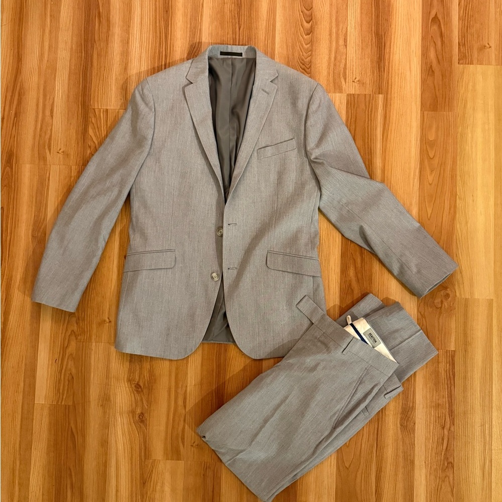 Kenneth Cole Reaction Men's Gray Suit